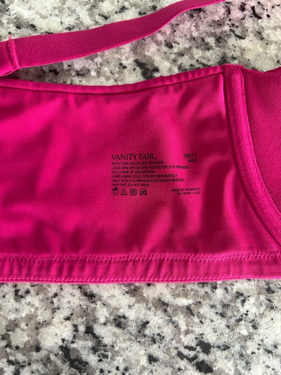Vanity Fair Magenta Lace-Trim Underwire Bra. Size 44C - Picture 5 of 5